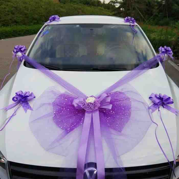 Comment décorer les voitures d'invités pour un mariage?